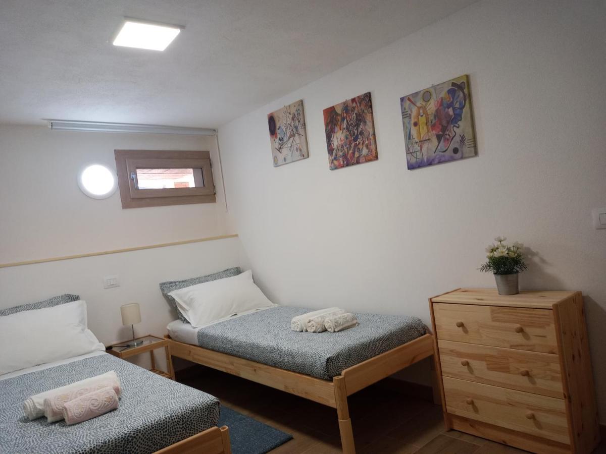 Vacanze Nella Casetta Pula Buitenkant foto